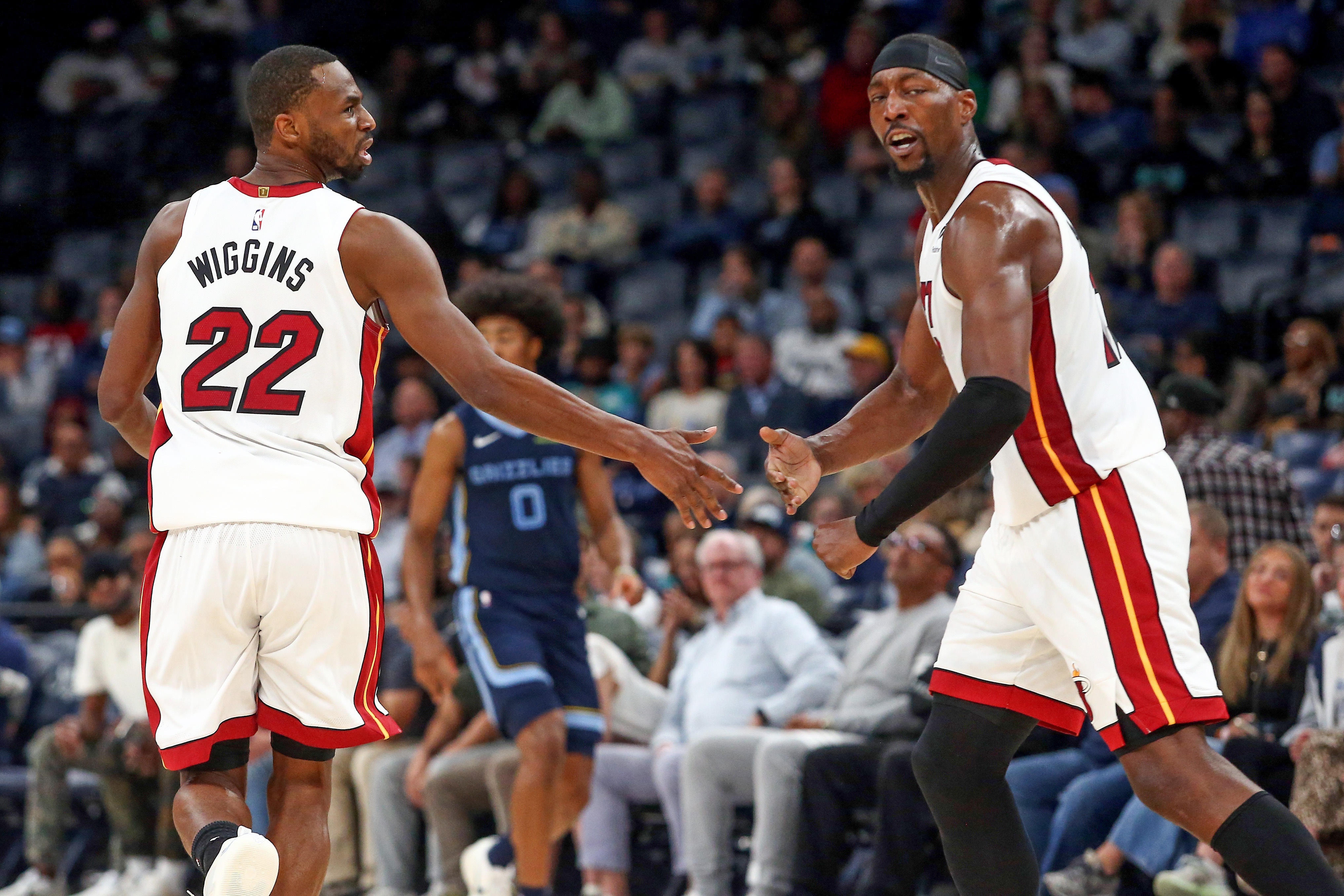 爱游戏手游推荐2025-经典团队胜利！热火10人进入轮换&amp;8人有得分入账 其中7人上双！